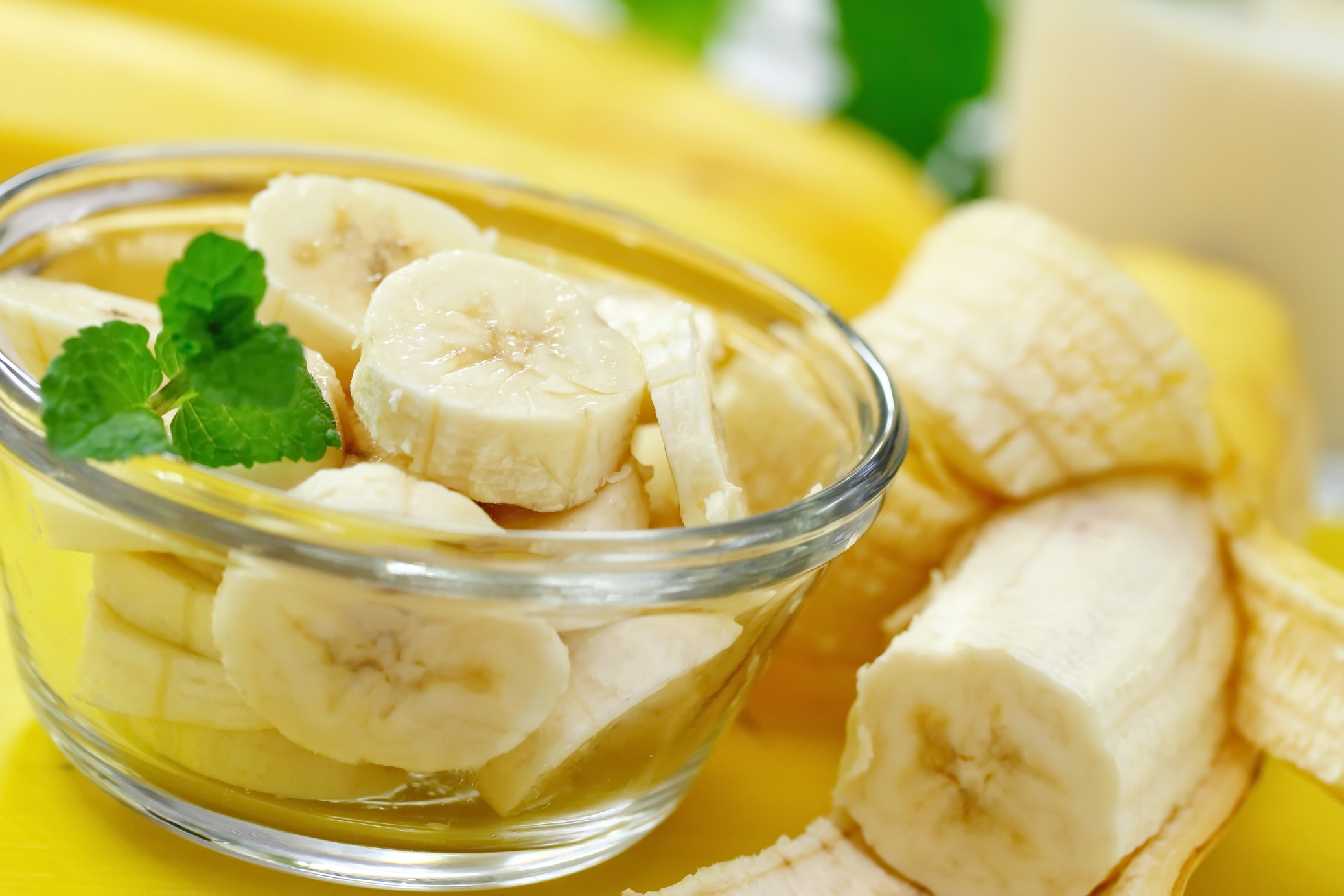 Fresh sliced bananas